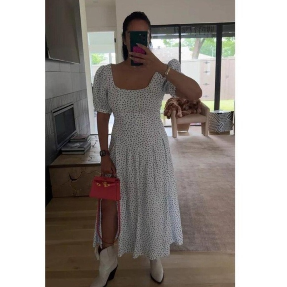 Reformation Coucou Linen Dress in Hanna